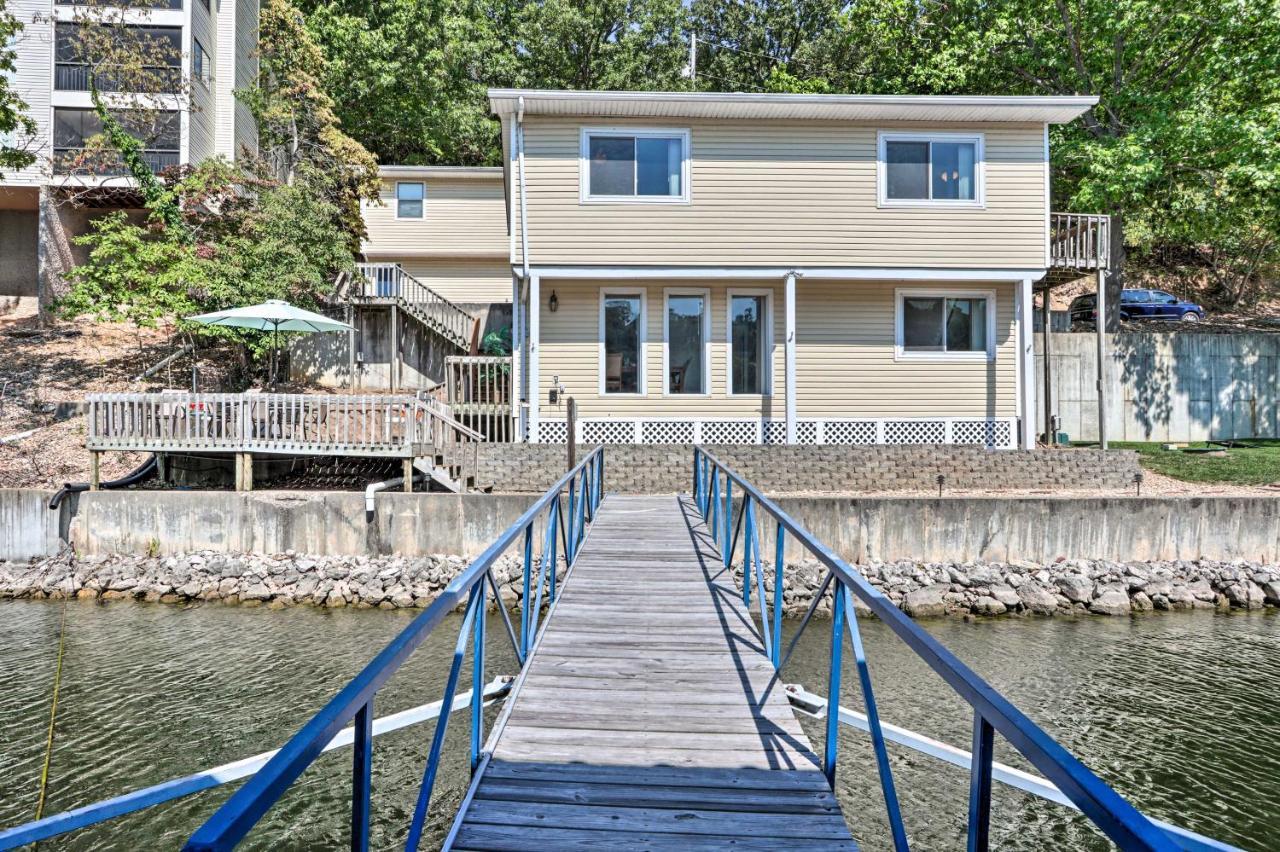 On-The-Water Retreat With Dock Pet Friendly! Villa Lake Ozark Luaran gambar