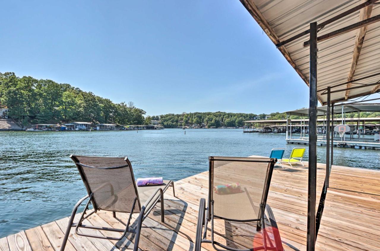 On-The-Water Retreat With Dock Pet Friendly! Villa Lake Ozark Luaran gambar