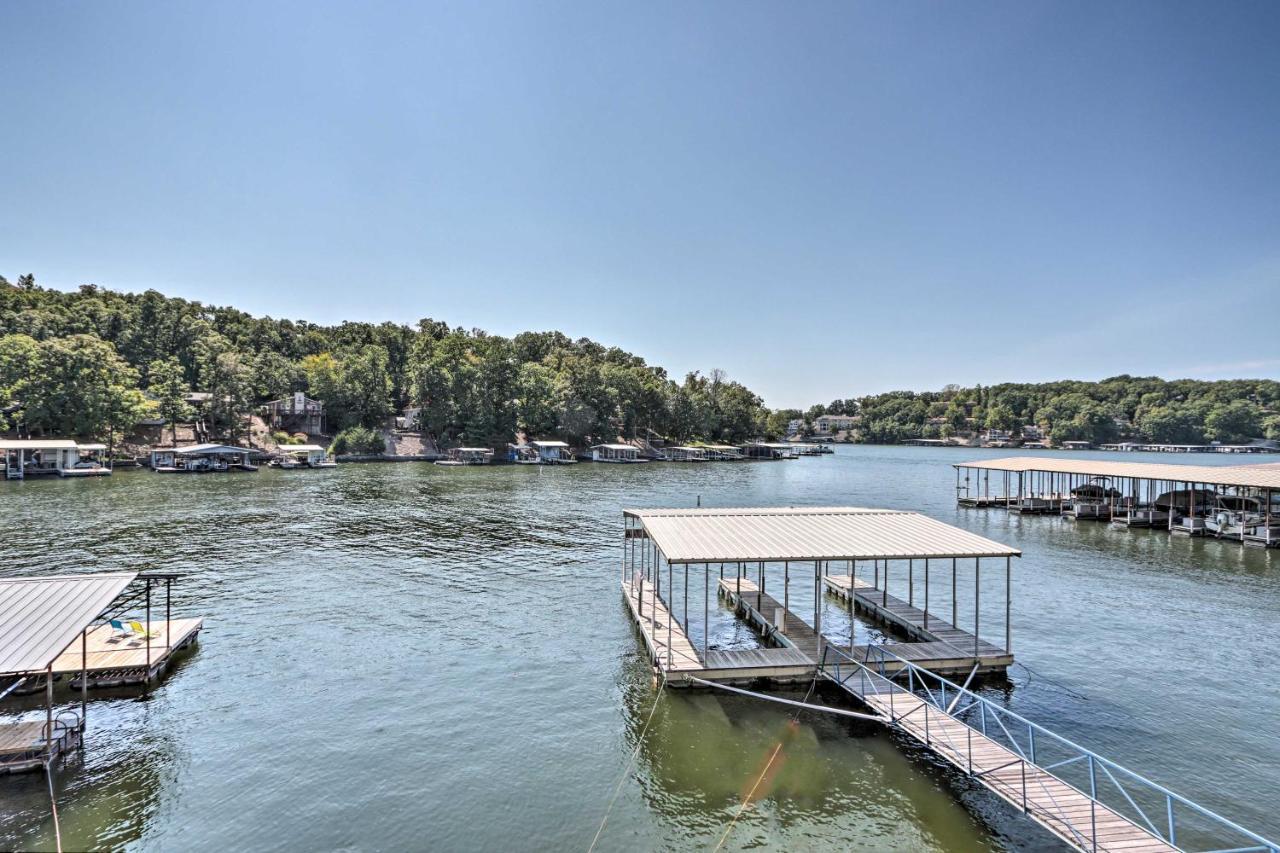 On-The-Water Retreat With Dock Pet Friendly! Villa Lake Ozark Luaran gambar