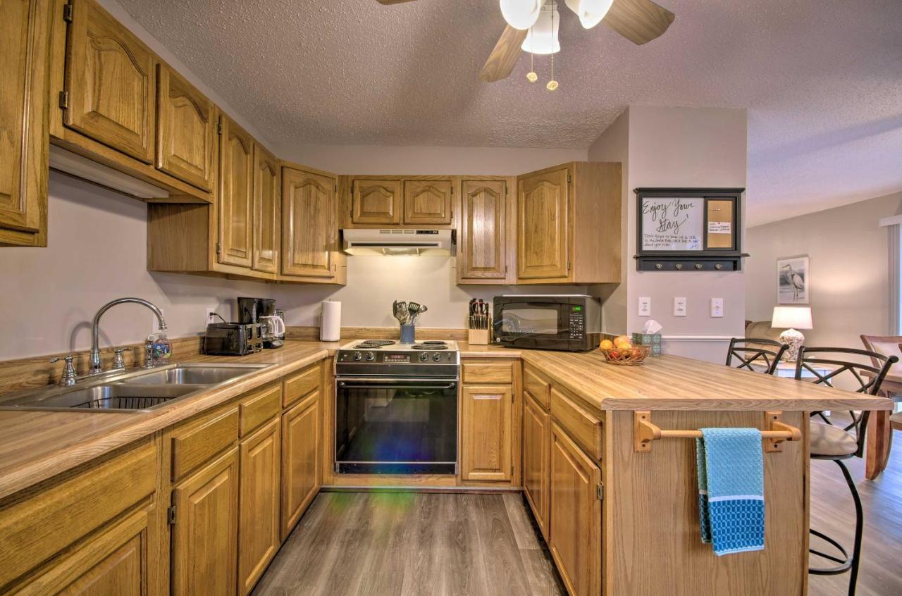 On-The-Water Retreat With Dock Pet Friendly! Villa Lake Ozark Luaran gambar