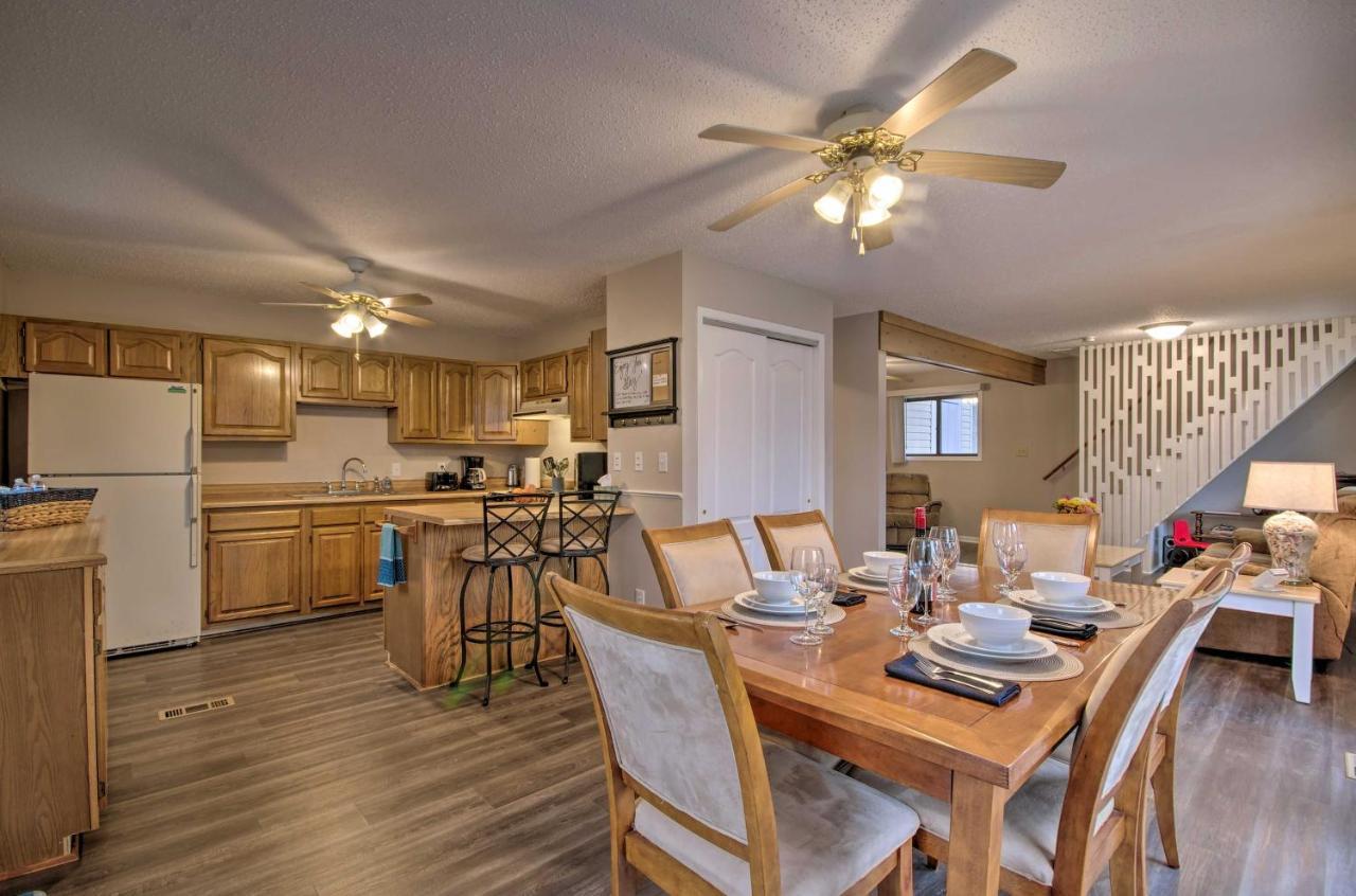 On-The-Water Retreat With Dock Pet Friendly! Villa Lake Ozark Luaran gambar