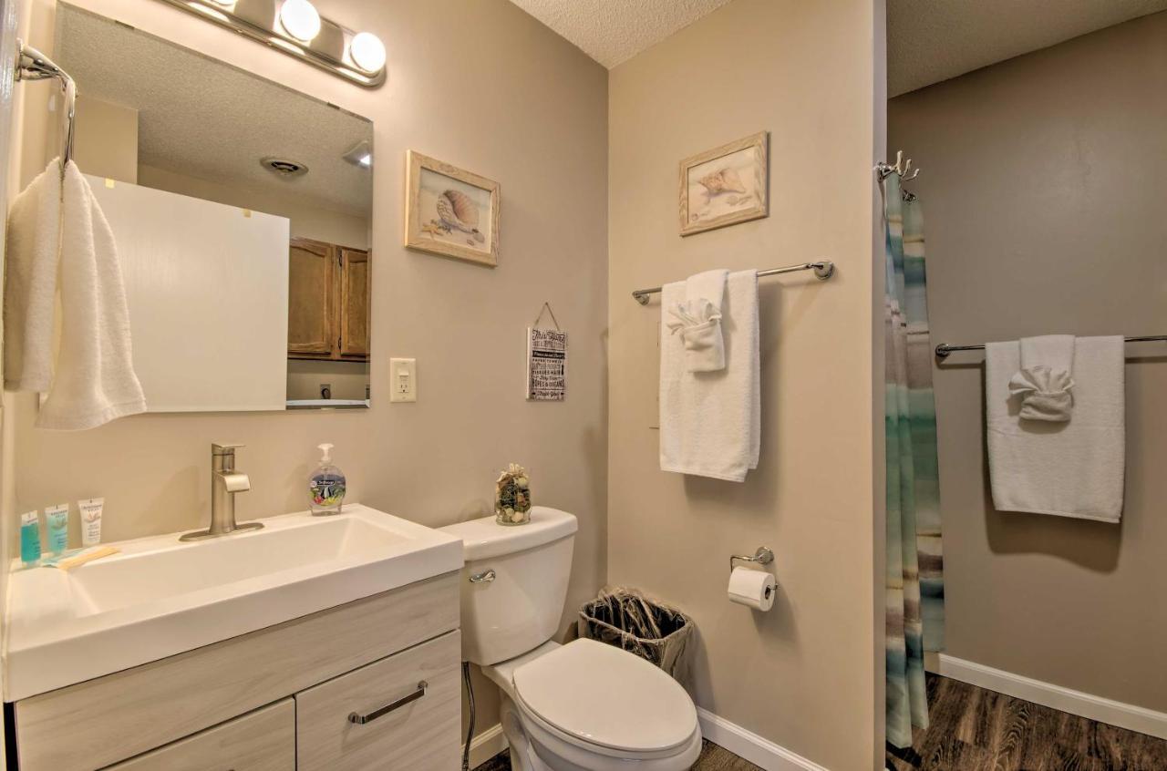 On-The-Water Retreat With Dock Pet Friendly! Villa Lake Ozark Luaran gambar
